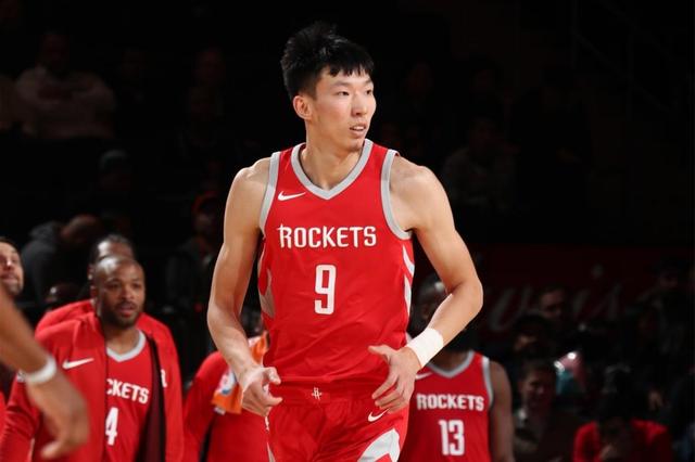 易建联成为首位获得NBA历史性荣誉的中国球员