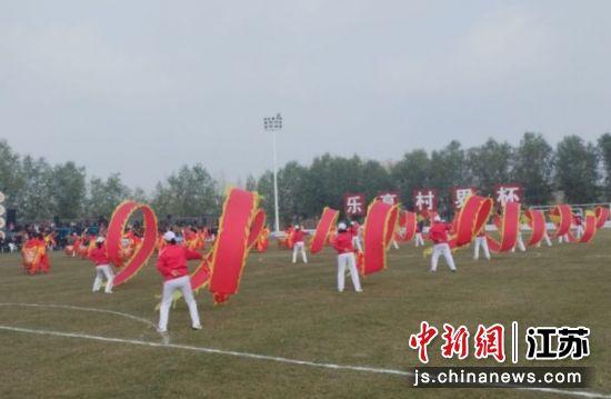 足球赛场上的精彩表演即将上演