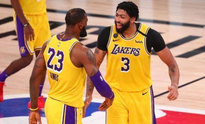 NBA季后赛开幕，勇士vs湖人迎来首轮对决