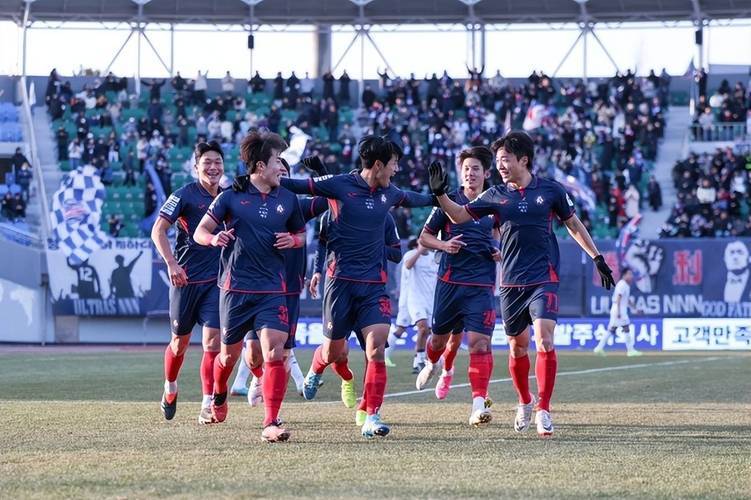 上海绿地申花迎战东京FC，两队对决